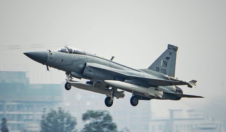 Pakistan: JF-17 Destroys S-400 in Punjab