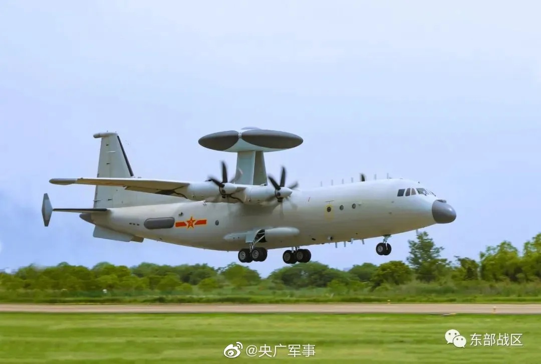 Equipped with a tri-array active electronically scanned array (AESA) radar, the KJ-500 operates with a fixed radome, enabling full coverage without a rotating radar.