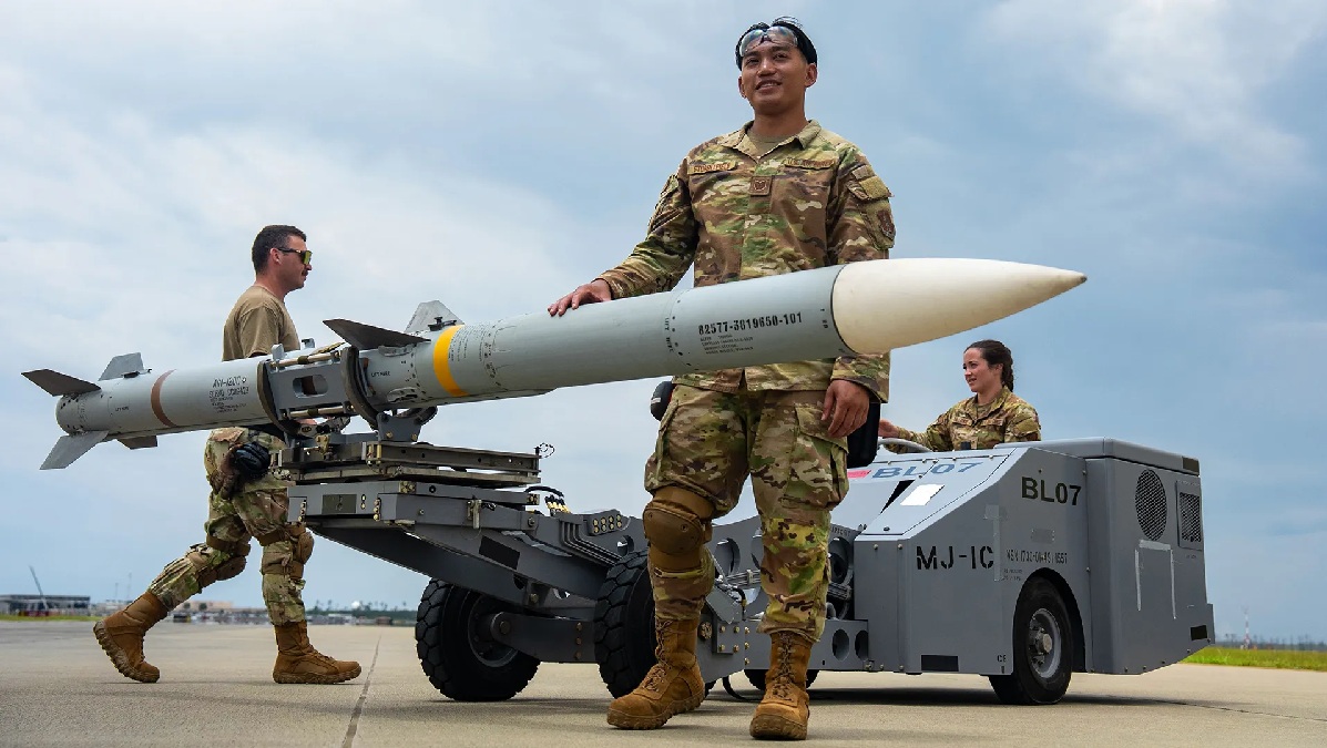 AMRAAM Missile Deal Approval — Allied Airpower Ramps Up