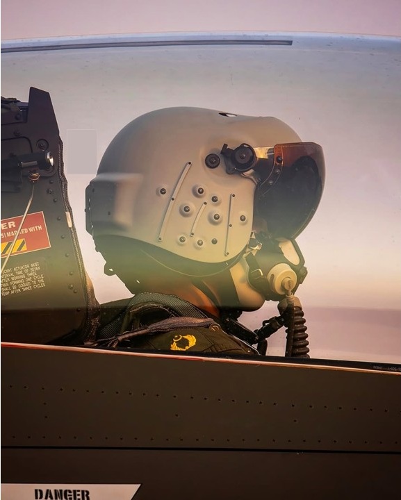 China equip PAF J-10CE with J-20's AR Helmet