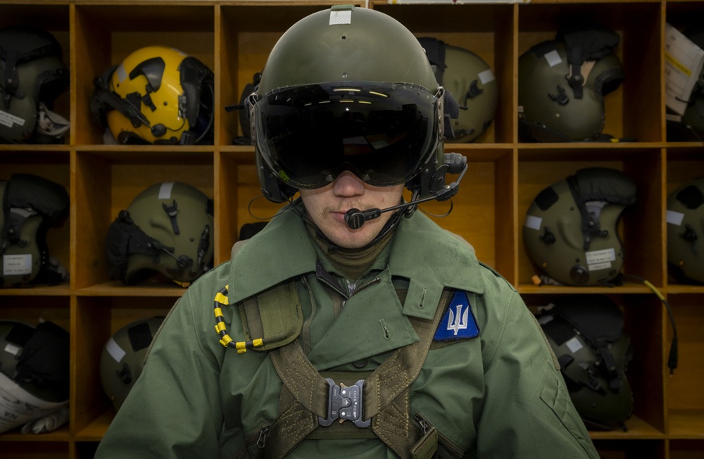 Ukraine Trains Nearly 100 New Combat Pilots in 2025