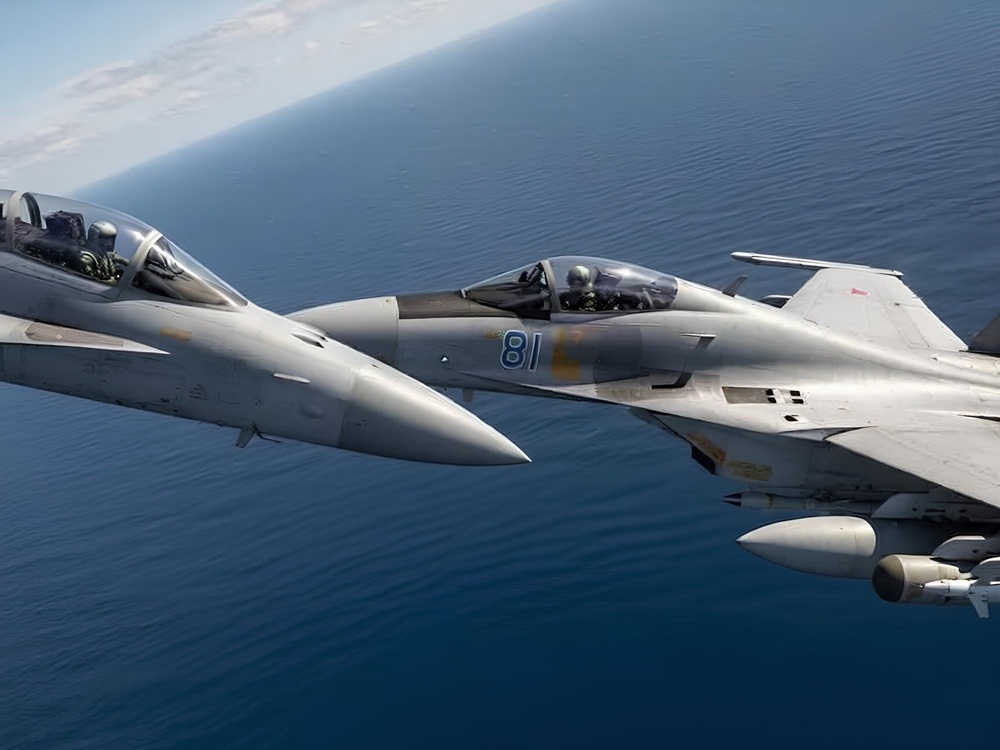 Spanish F-18 Intercept Russian Su-30SM Over Baltic