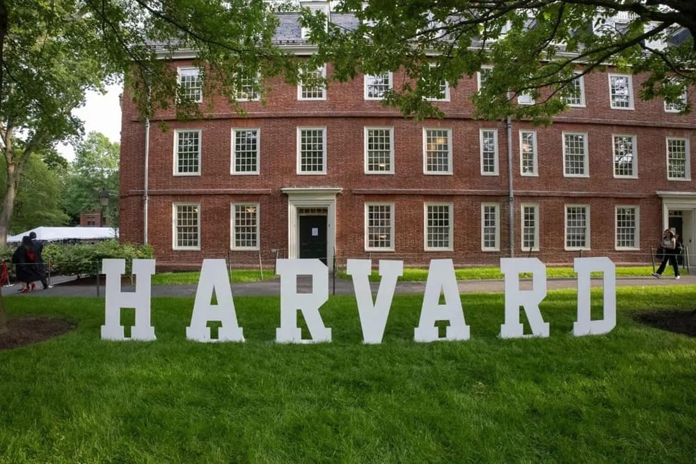Pentagon Cuts Ties With Harvard University