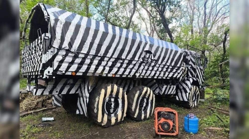 According to experts dazzle camouflage can make it harder for AI to recognize targets.