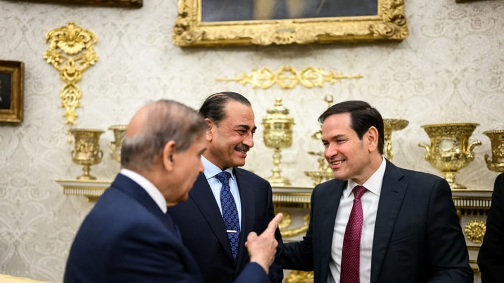 Secretary of State Marco Rubio meets with Prime Minister Shehbaz Sharif and Field Marshal Asim Munir of Pakistan in the Oval Office with President Donald Trump