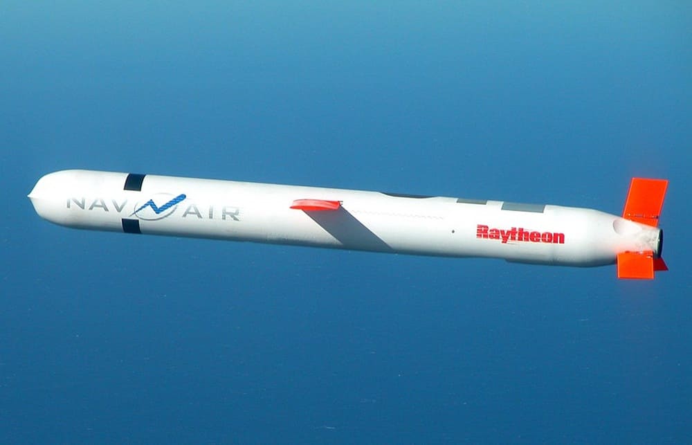 Tomahawk Block IV cruise missile during a flight test (US Navy)