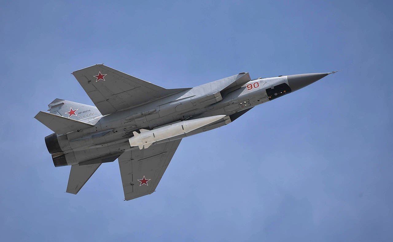 MiG-31 carrying Kinzhal